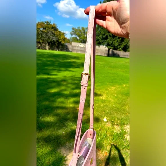 Hello Kitty Pink Crossbody Bundle - Picture 5 of 15